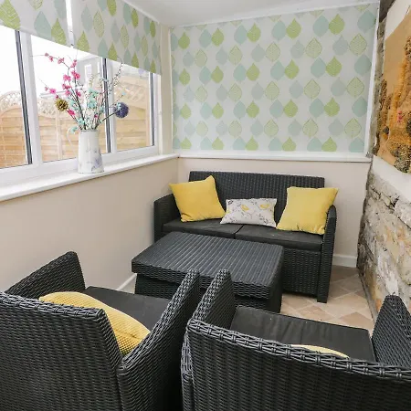 בית נופש Kennel Master Cottage, *